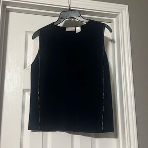Sz M Liz Claiborne Navy crewneck sweater/shell with white stitching on the sides